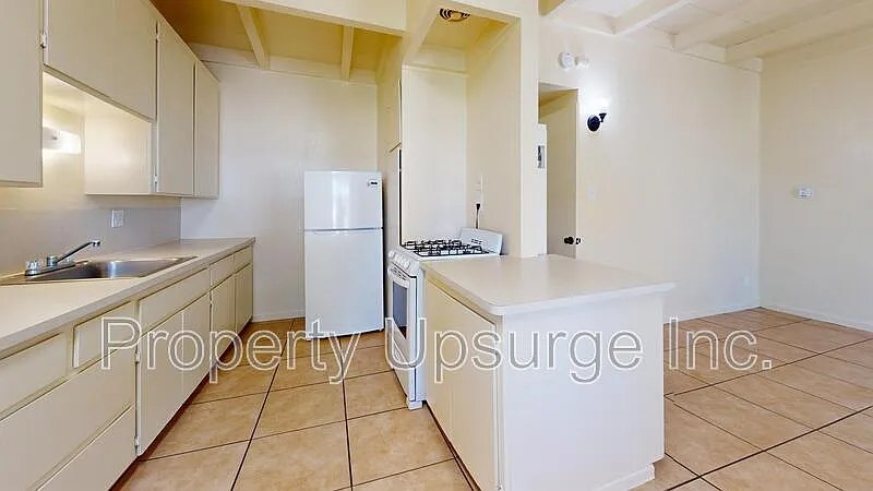 Building Photo - 2804 Orange Ave #11