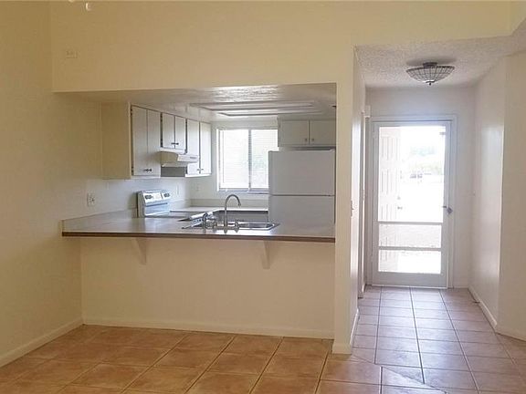 3rd image of 4616 SE 6th Ave APT 104