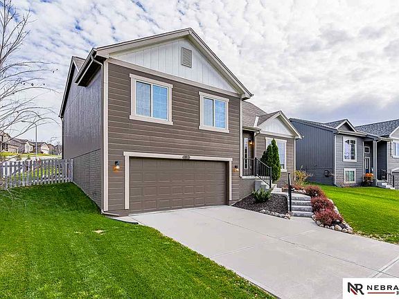 4th image of 4911 N 165th St
