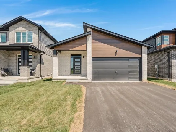 52 Moon Cres, Cambridge, ON N1S 0C4
