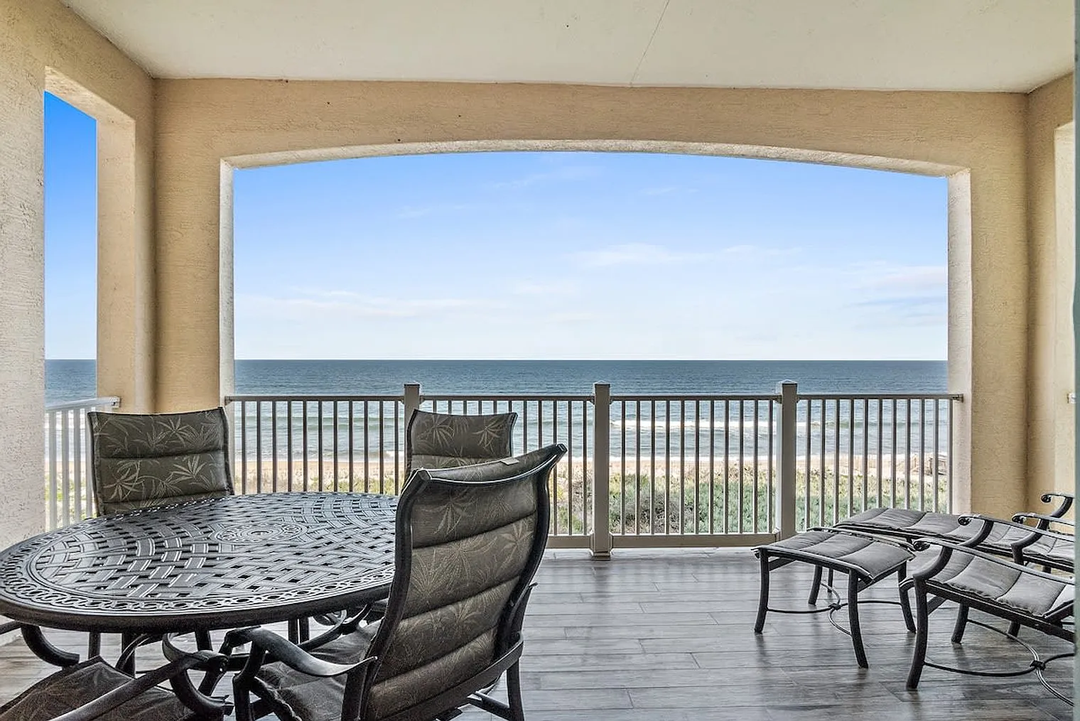 3 bed, 2.0 bath, 1689 sqft, $8,047 — Photo 3