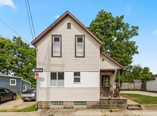 46 Caroline Pl NE, Grand Rapids, MI 49503
