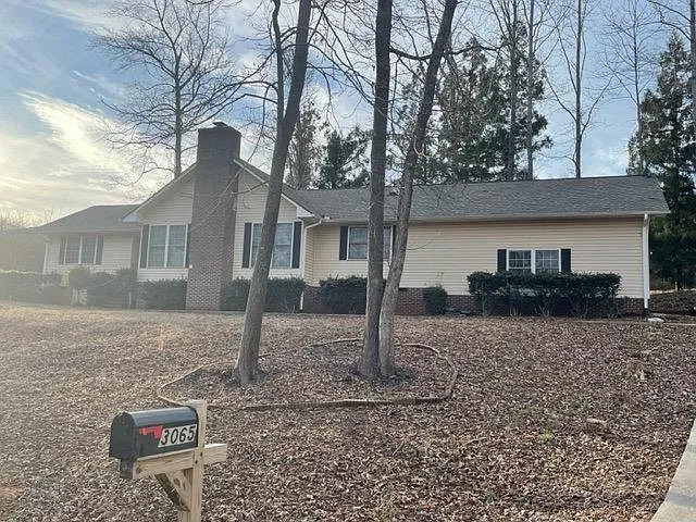 3 bed, 1760 sqft, $2,000 — Photo 1