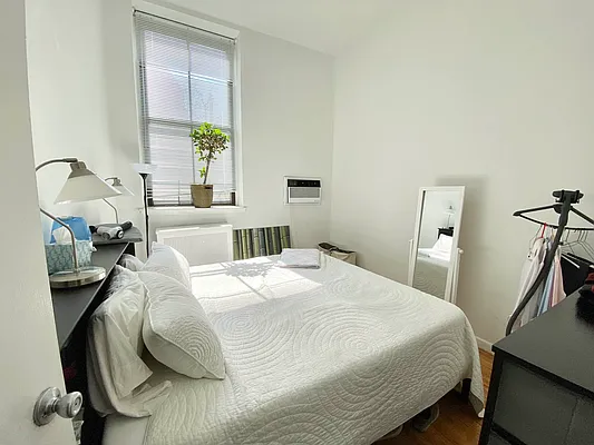 Rented by J PRESTON AND ASSOCIATES INC | media 10