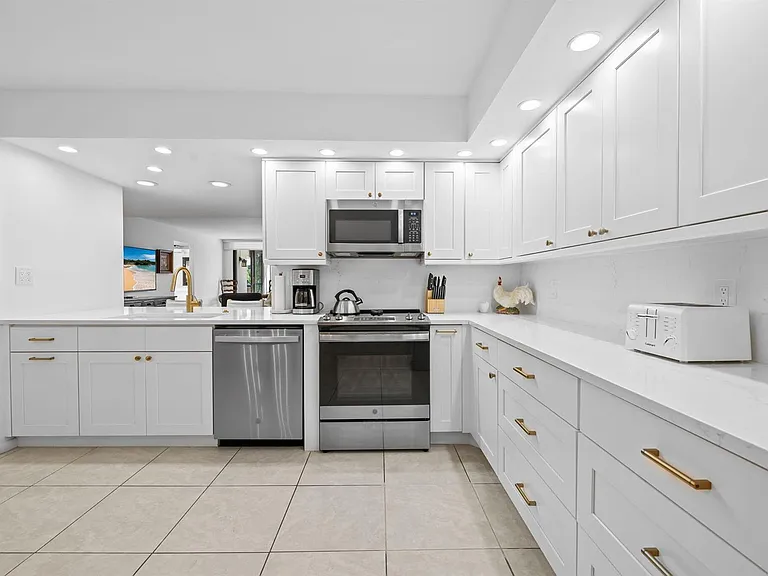 3420 S Ocean Blvd #3P — Photo 9