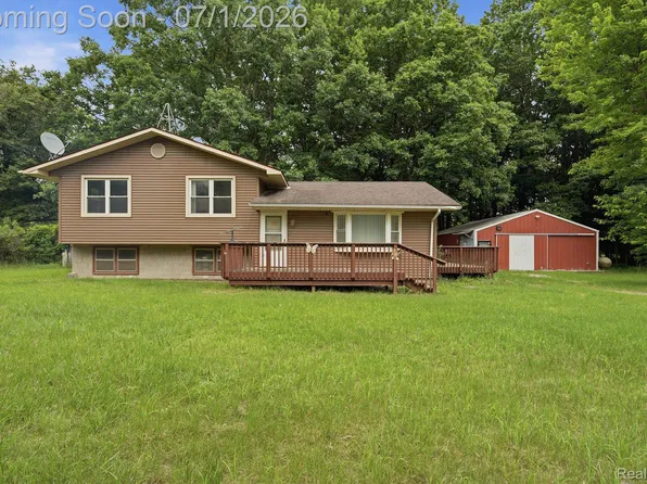 4762 Lonsberry Rd, Columbiaville, MI 48421