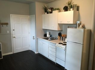 200 1st St APT C, Excelsior, MN 55331