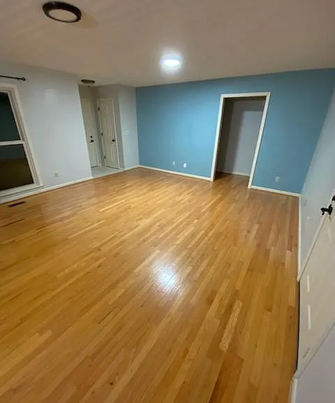 1045 Morningside Dr — Photo 8