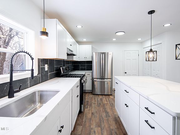 3rd image of 806 Strong Street