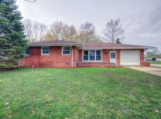 515 N 8th St, Saint Joseph, IL 61873