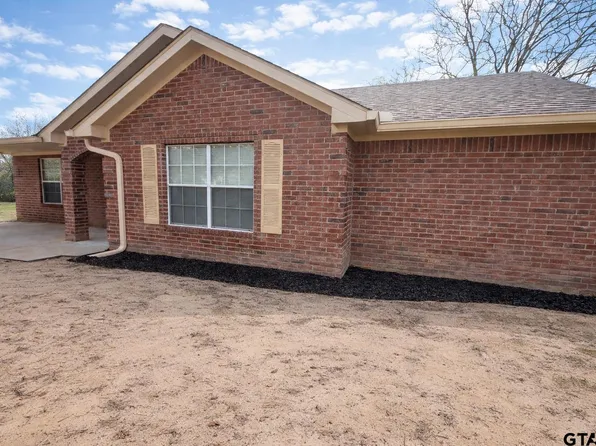 208 Sunny Ln, Mount Pleasant, TX 75455