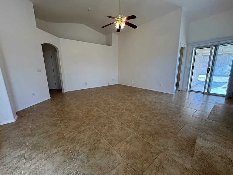 7815 S Wild Primrose Ave — Photo 20