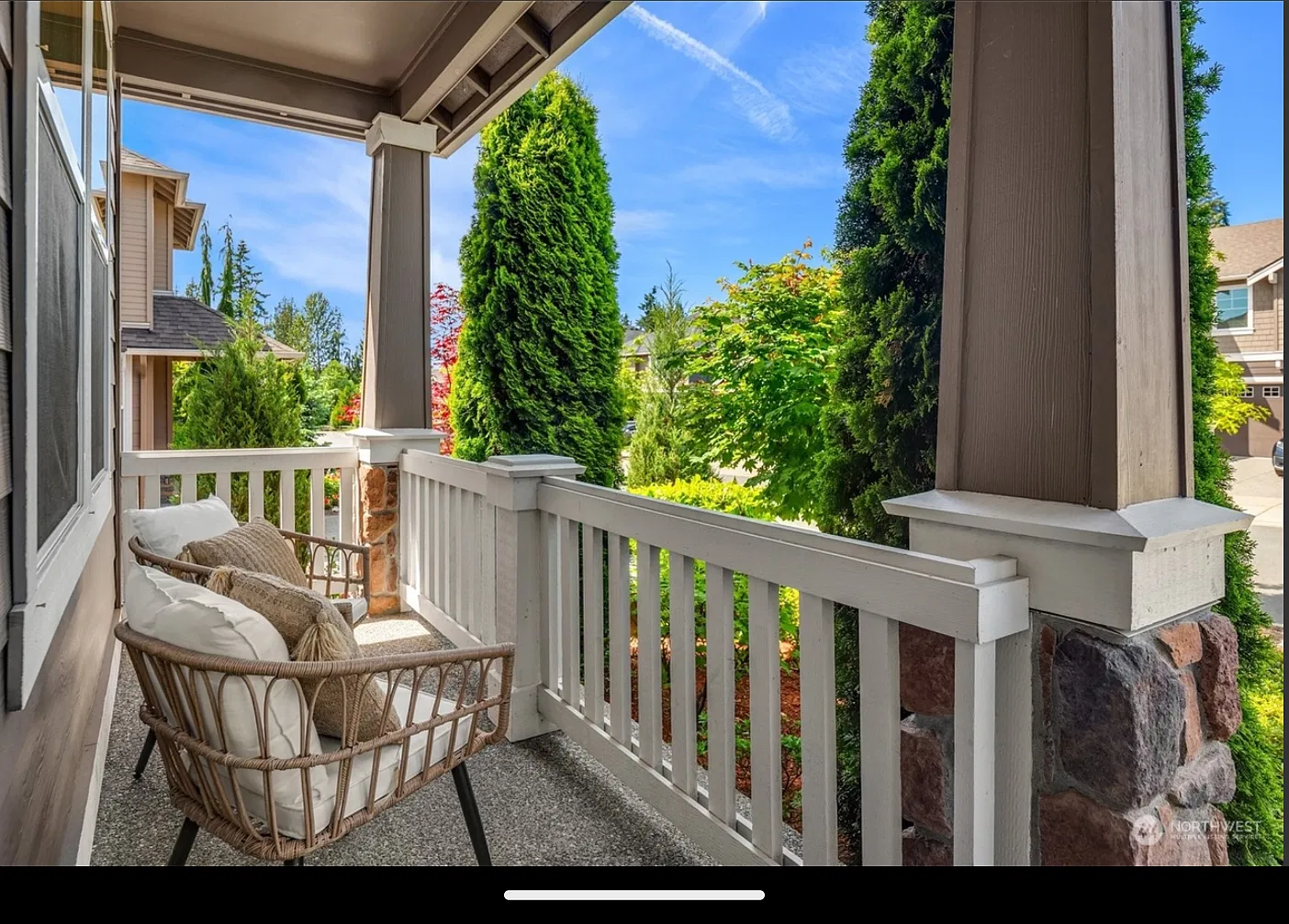 5 bed, 2961 sqft, $3,900 — Photo 2