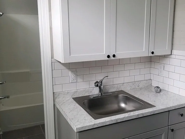 1914 Frankfort Ave #1 — Photo 3