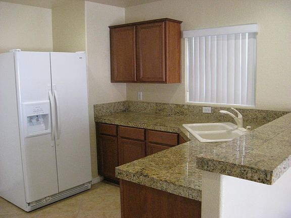 2nd image of 1124 Autumn Grass St