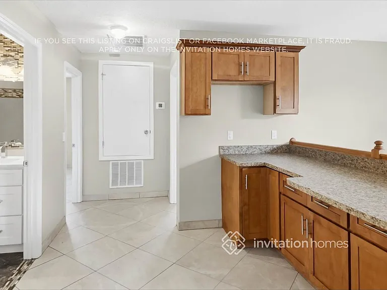 9761 Oak Crest Rd — Photo 22
