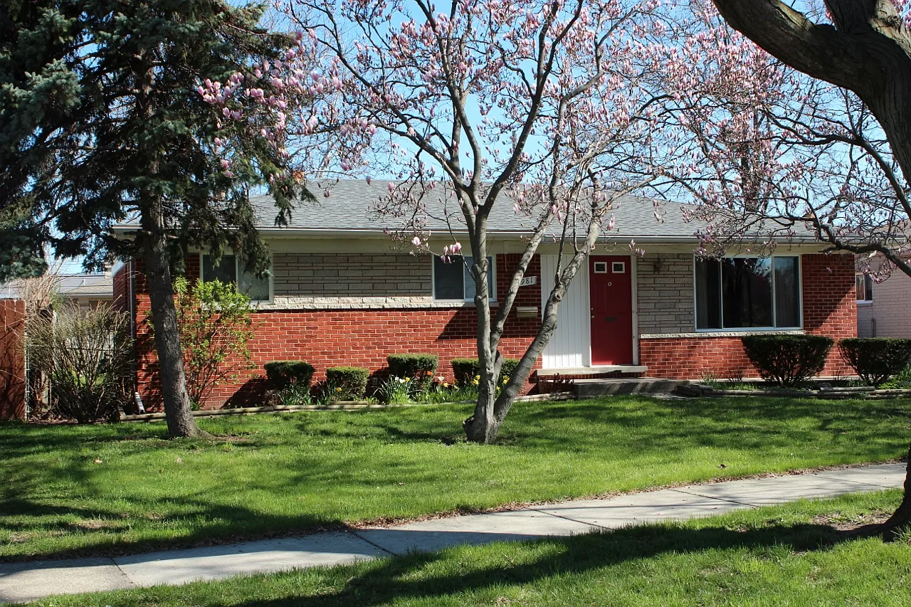 2981 Parliament Dr photo 1