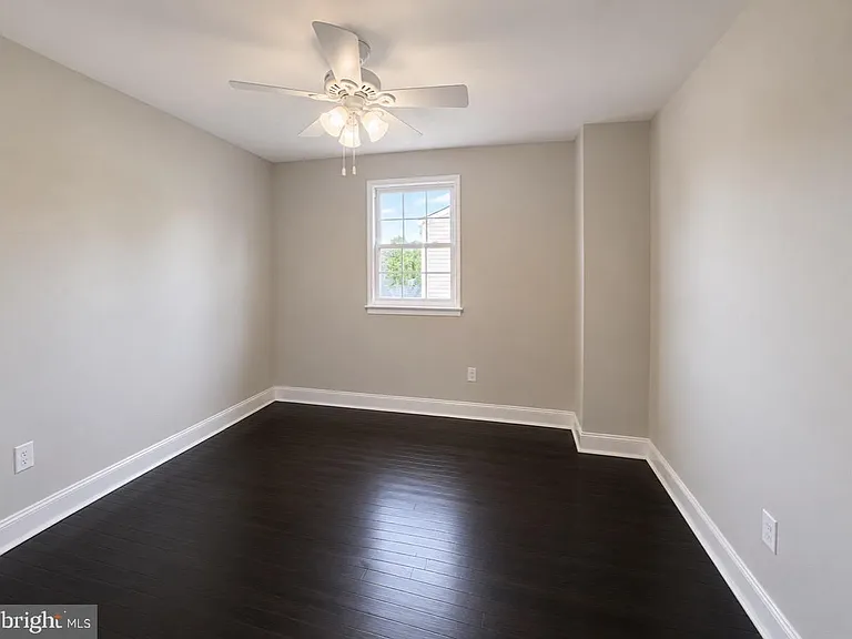 256 W Beidler Rd — Photo 21