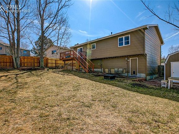 Spacious Back Yard With NEW Shed