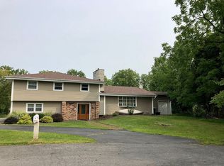 4 Cottontail Ln, Catskill, NY 12414