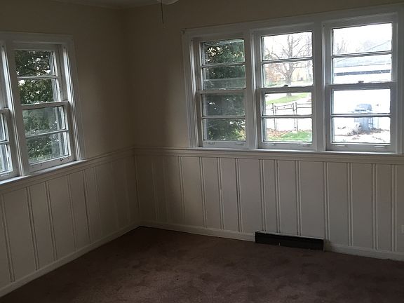 4th image of 3744 S 58th Ct