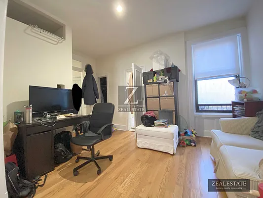 Rented by ZealEstate Group Inc | media 21