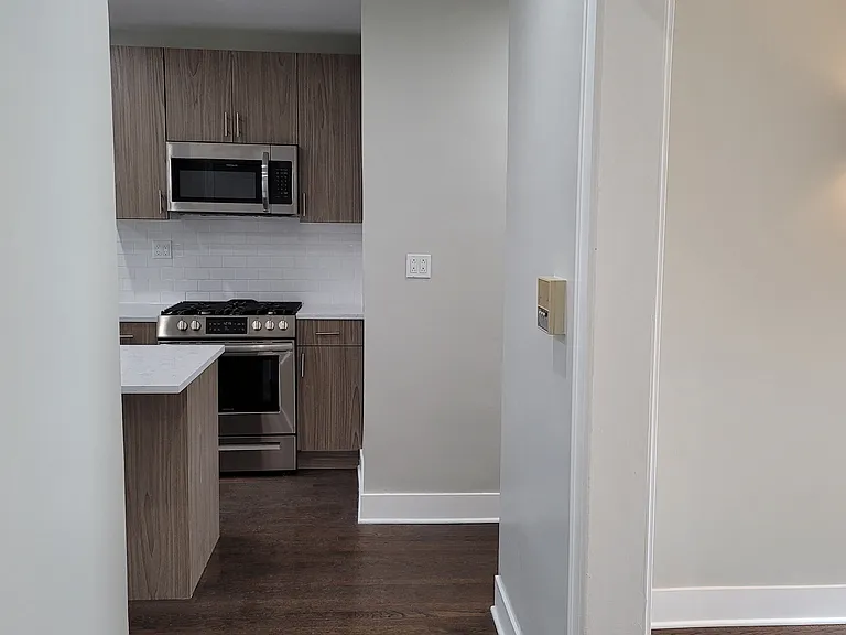 4651-61 N. Manor Ave — Photo 37