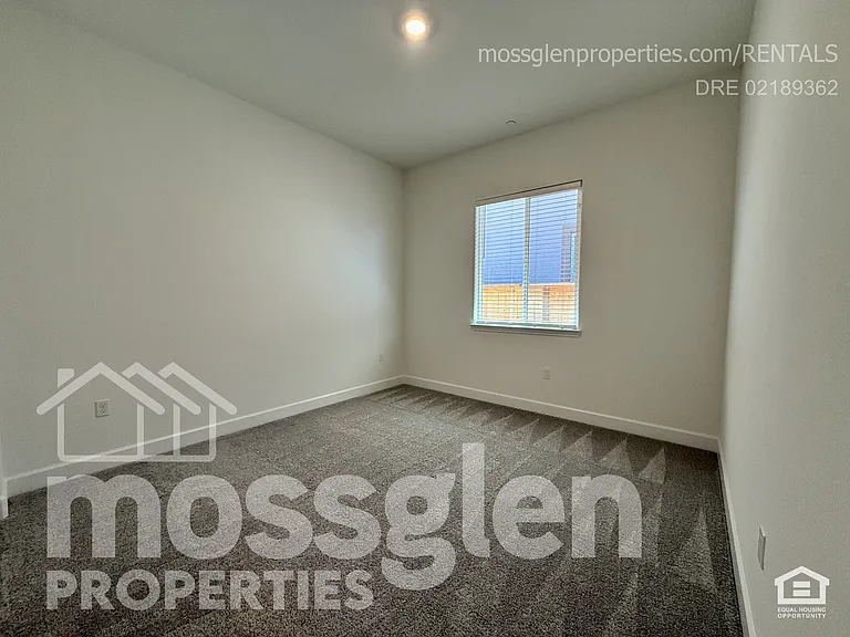 5666 Sailrock St — Photo 15