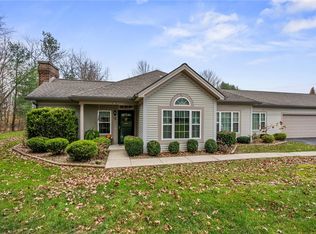 62 Stone Ridge Blvd, Hermitage, PA 16148