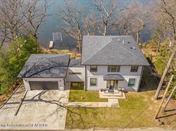 632 Island Dr, Grass Lake, MI 49240