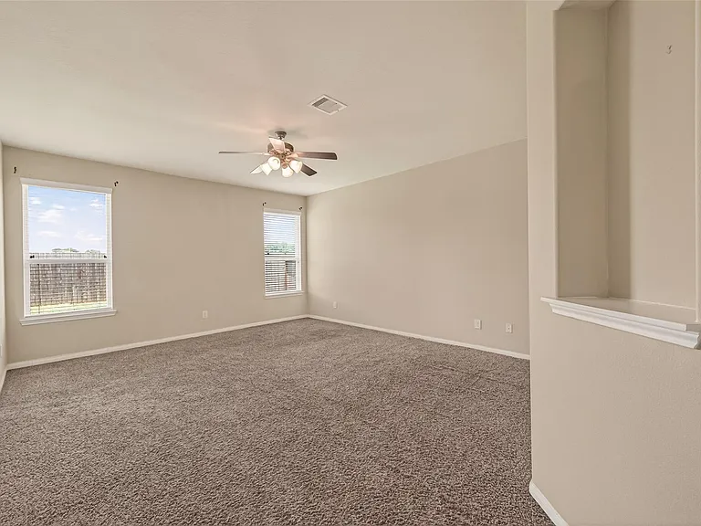 1251 S Maple Dr — Photo 13