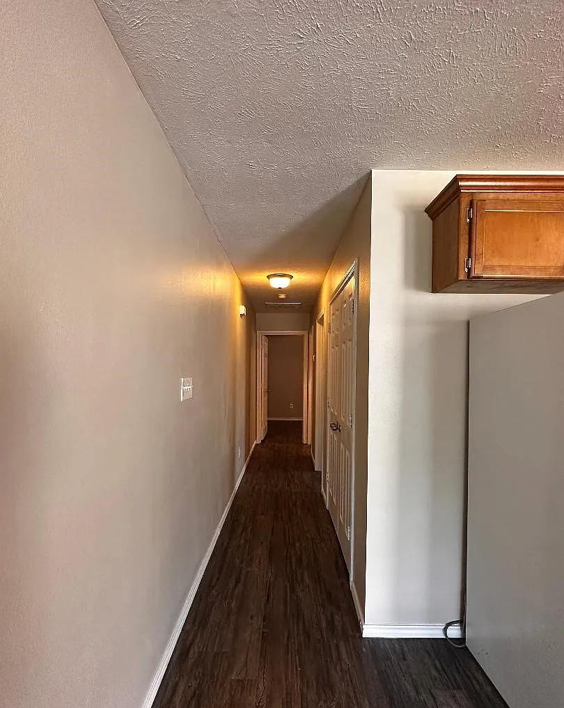 2 bed, 908 sqft, $900 — Photo 3