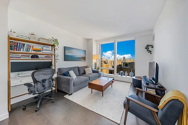 Rented by Corcoran | media 25