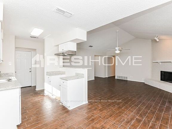 5th image of 1124 N Knowles Dr