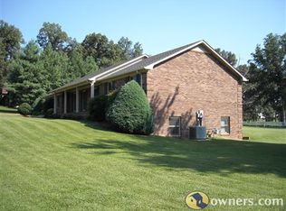 1108 W Cemetery Rd, Cookeville, TN 38506