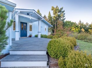 13 W Morris Rd, Coupeville, WA 98239