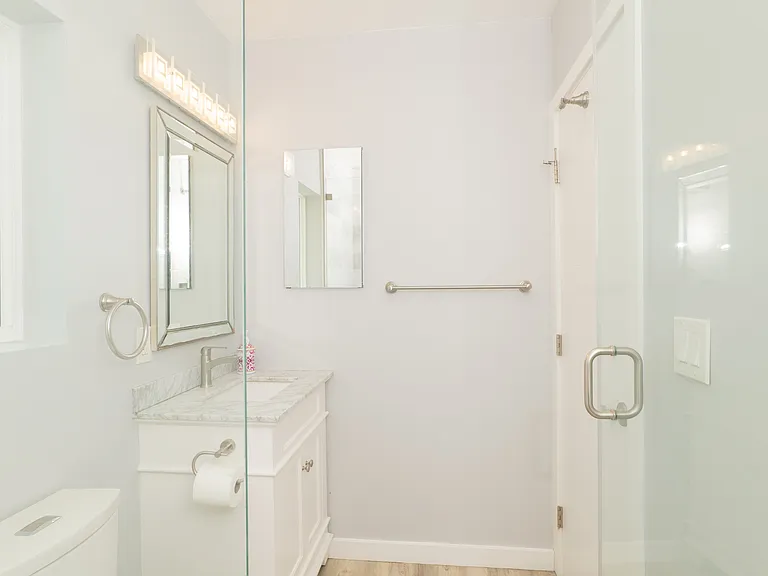 5182 Canoga Ave — Photo 2