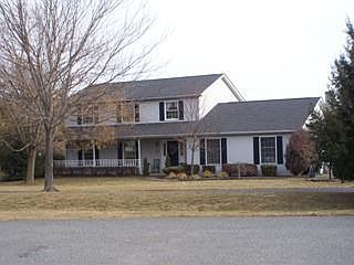 2 Story Colonial at the end of quiet cul-de-sac