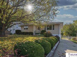 2611 Sidney St, Bellevue, NE 68005