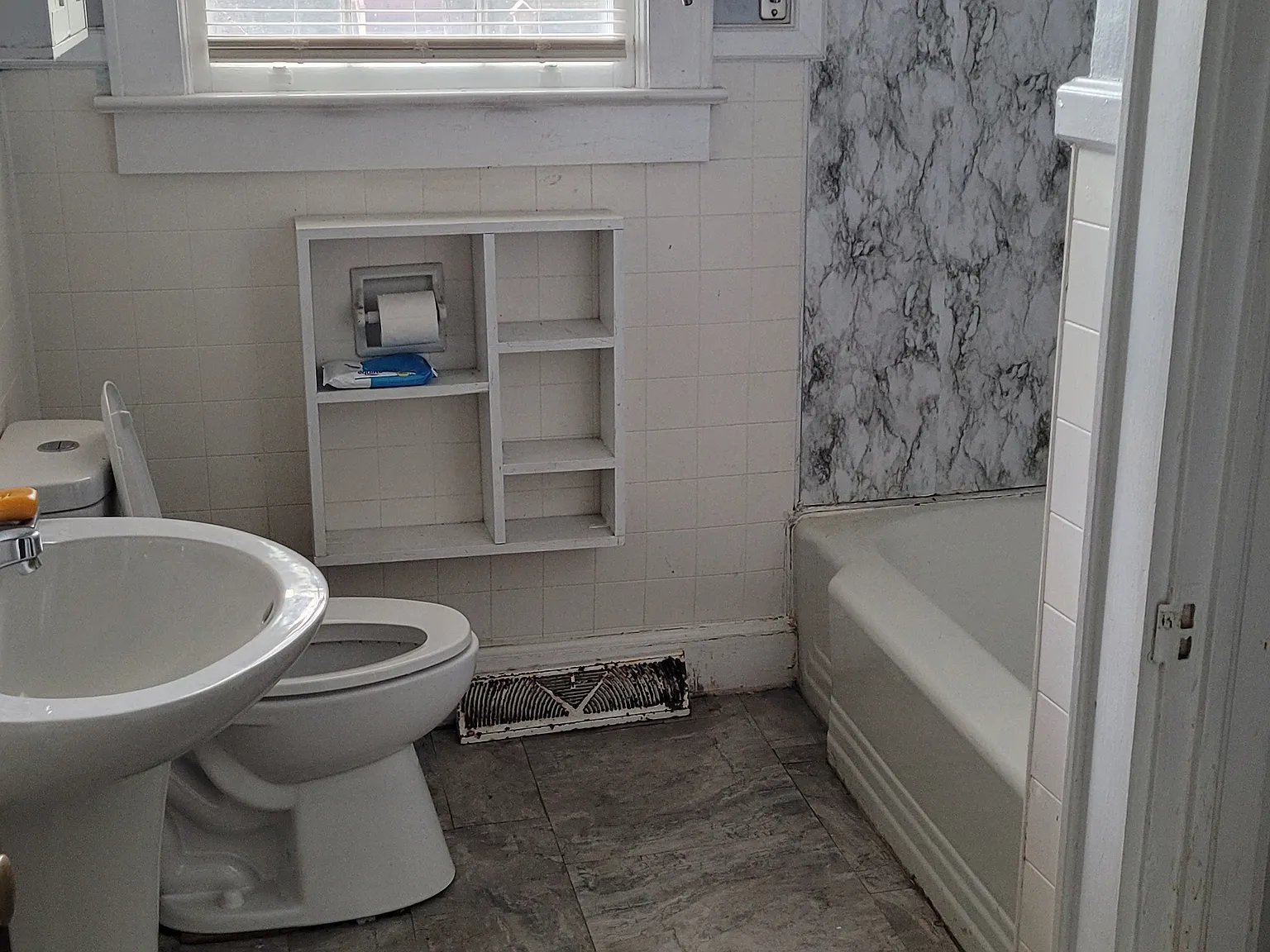 2 bed, 1500 sqft, $1,300 — Photo 4