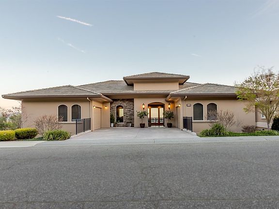 2nd image of 1136 Humbug Way