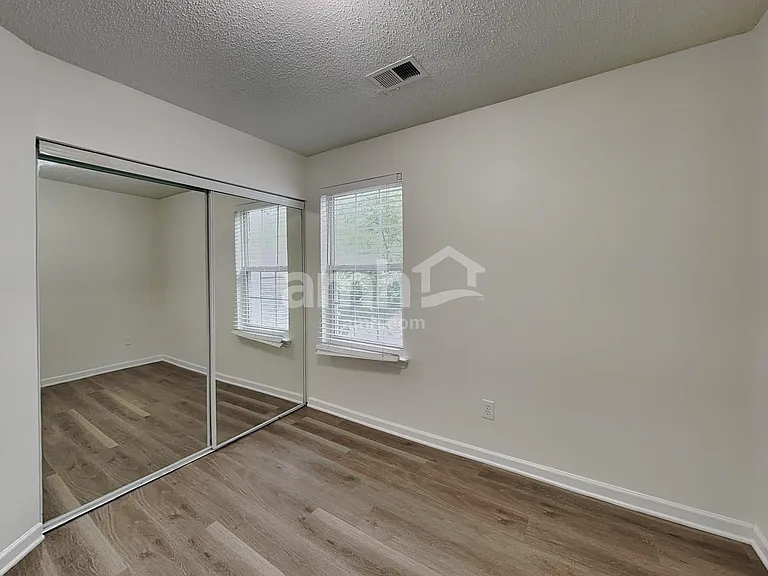 8914 Meadowmont View Dr — Photo 14