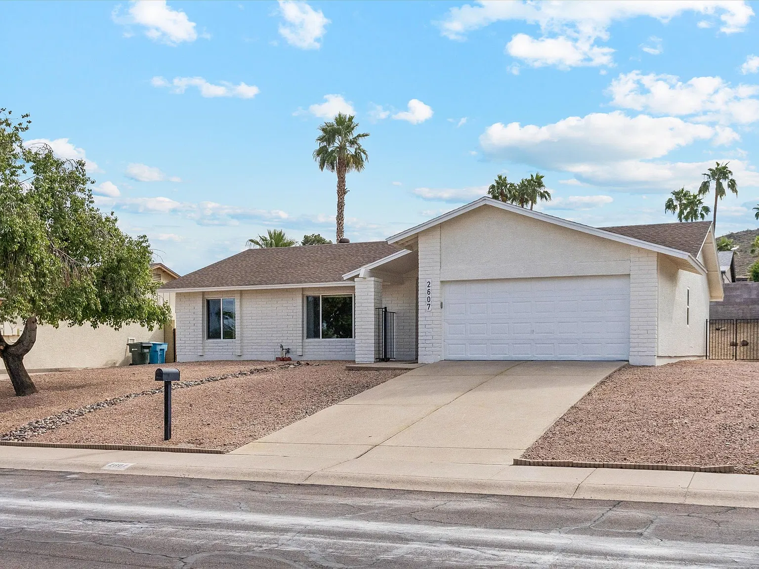 3 bed, 1905 sqft, $2,850 — Photo 2