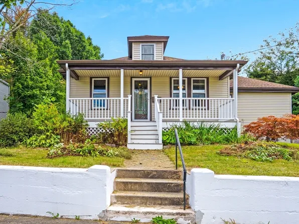 24 Water St, Stoughton, MA 02072