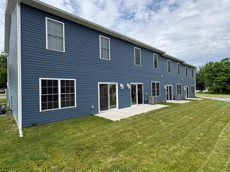 109 S Pine St — Photo 2