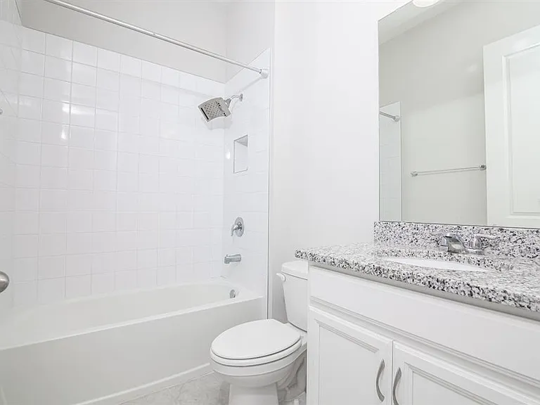 13825 Lippman Aly — Photo 16