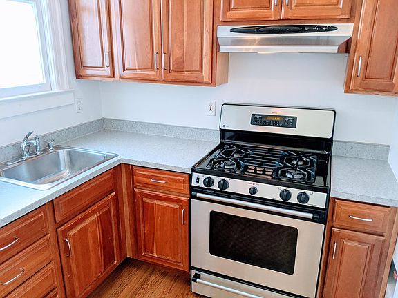 3rd image of 1545 Lombard St APT 4