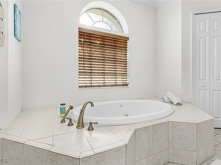 3724 Surfside Blvd — Photo 11