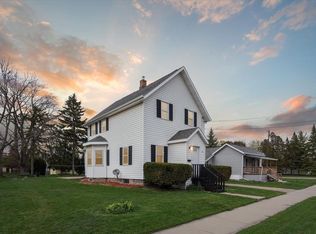 318 Sterling Ave, Oshkosh, WI 54901