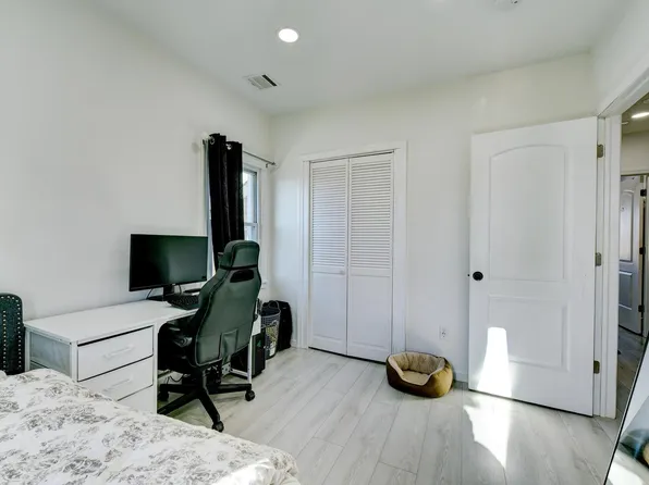 1215 80th Street image 11 of 18